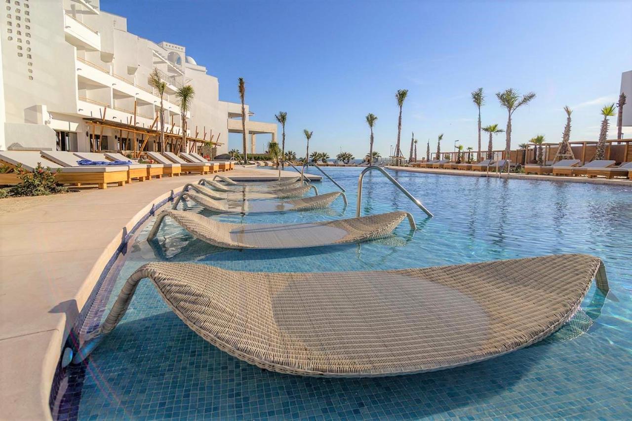 Zahara Beach & Spa By Qhotels - Adults Recommended Zahara de los Atunes Εξωτερικό φωτογραφία The swimming pool at the hotel